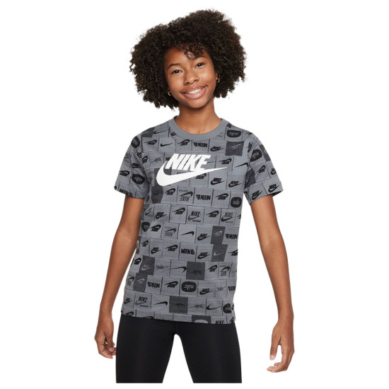 Nike Παιδική κοντομάνικη μπλούζα Sportswear Club Seasonal Allover Print Tee